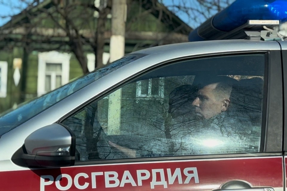    Бойцы обеспечивают круглосуточную безопасность на маршрутах патрулирования. Фото: Росгвардия Тверской области.
