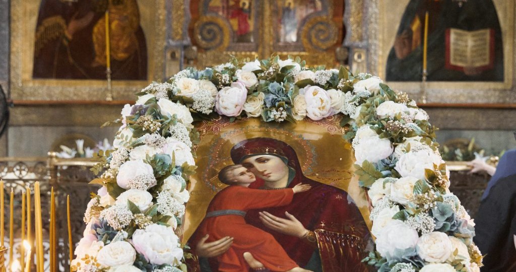 ЗА ПОМОЩЬЮ К ПРЕСВЯТОЙ БОГОРОДИЦЕ
