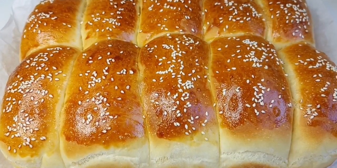 Пышные, сдобные булочки с повидлом в духовке🍞