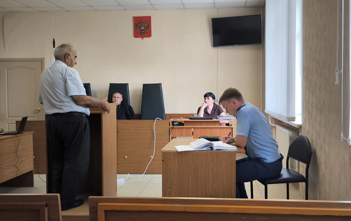    Мясник Закоян отвечает на вопросы курганского прокурора