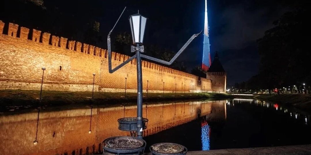 Смоленска телебашня включит праздничную подсветку в День семьи, любви и верности