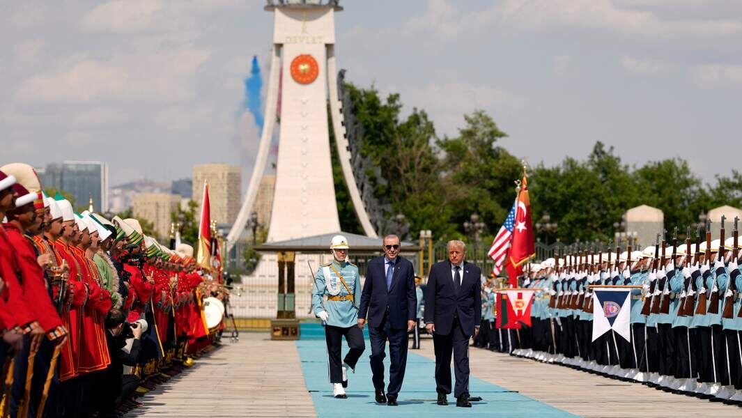    Фото: REUTERS/Emrah Gurel/Pool