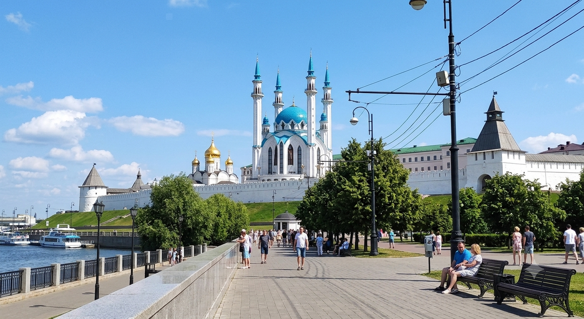 Казанский кремль, вид с набережной Казанки,