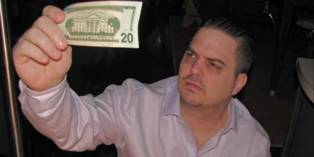 Он напечатал фейковые $250 000 000, был арестован США и вышел на свободу всего через 6 дней. Как ему это удалось? История Фрэнка Бурассы