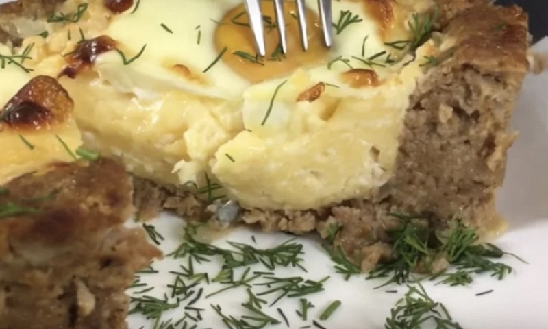 Котлета на всю сковороду или форму: простое и вкусное решение для ленивых