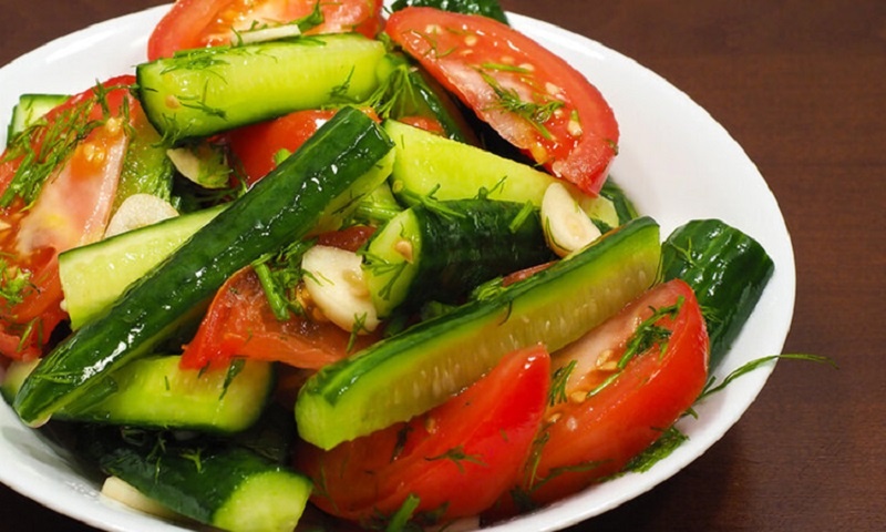Маринованный овощной салат в пакете — быстро, просто и очень вкусно