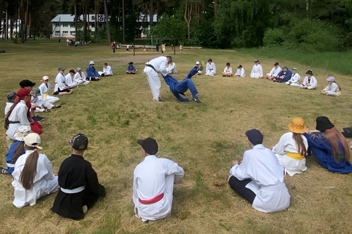    демонстрация авторской техники Андрея Годько: вывод из равновесия дожимом предплечья Андрей Крылов