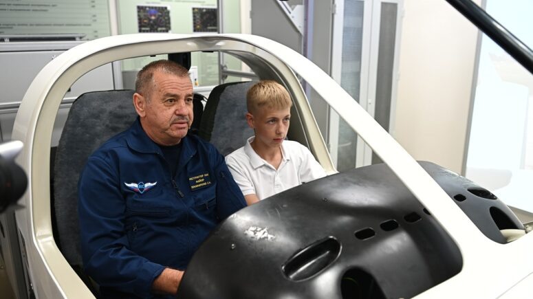    Андрей Зубов