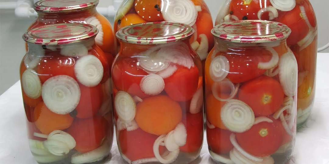 Соседка порадовала рецептом помидоров вкуса неземного: 40 минут делать, чтобы таяли во рту