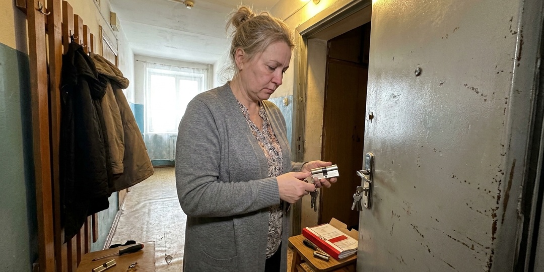 "Поживу до работы", — попросился деверь, а спустя полгода я через суд выписала его и сменила замки