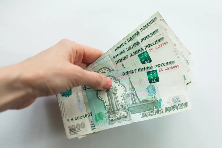 Почти 900 петербуржцев стали фигурантами уголовных дел о долгах по алиментам
