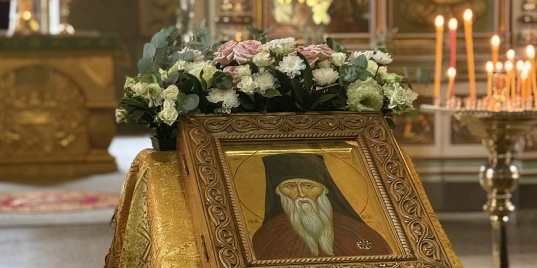 Божественная литургия в день памяти преподобного Амвросия Оптинского