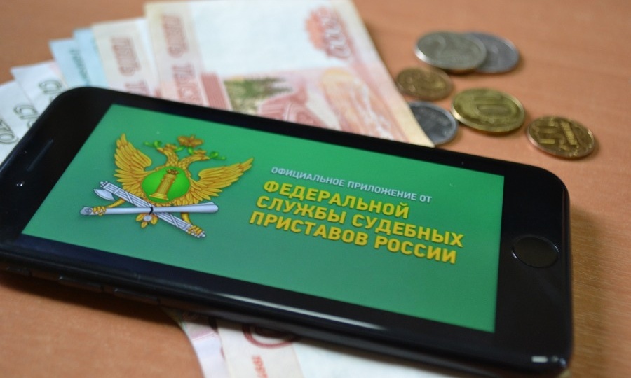 Банки больше не смогут сразу идти к приставам? Минюст готовит изменения, которые могут защитить должников