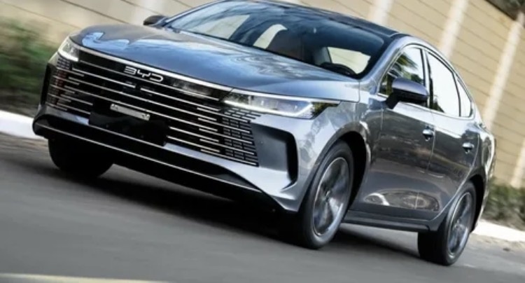 Расход 4 литра и разгон «почти спорткар»: вся правда о BYD King, который заполонил дороги РФ