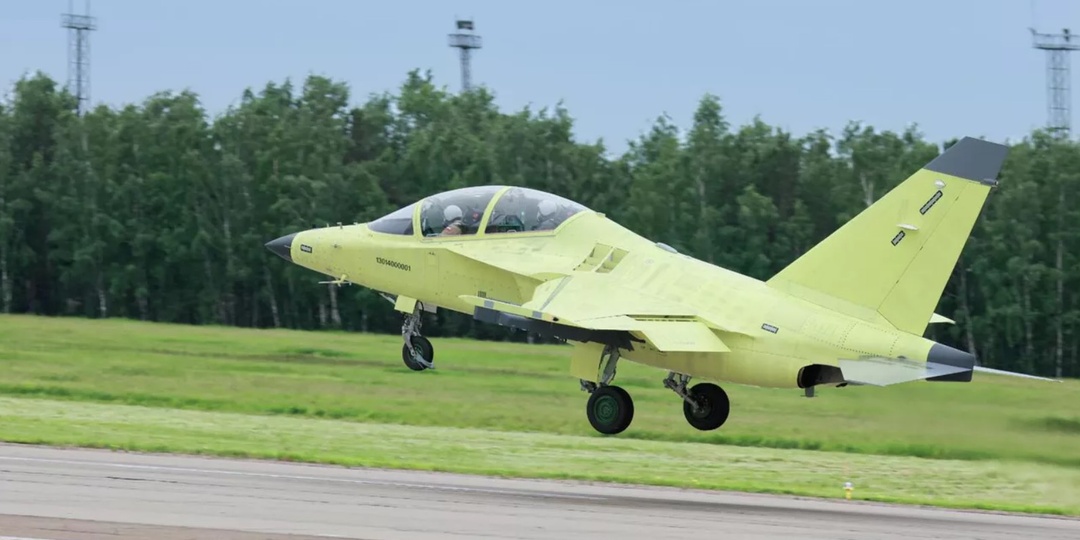 Новый учебно-боевой самолёт Як-130М совершил первый полёт