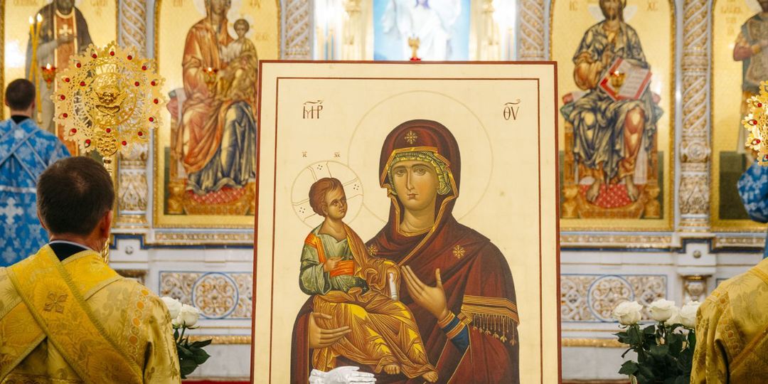 Почему у Божией Матери на иконе «Троеручица» появилась третья рука