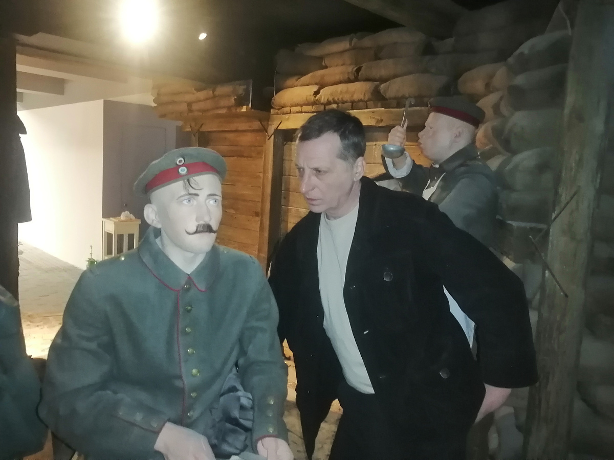 - Что, Адольф, согрешил во Франции? Колись! (Разговор в Музее техники Вадима Задорожного).