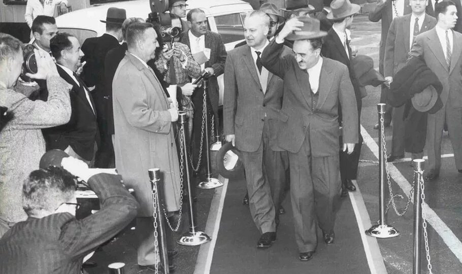 Человек, который придумал советскую рекламу: личная подпись Анастаса Микояна