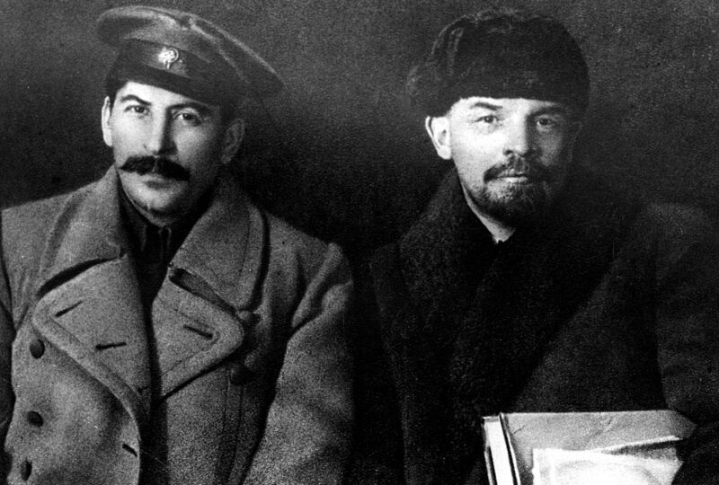 "Я современник Ленина и Сталина. И мне хочется писать о этих людях, жизнь которых стала "хорошим примером" для других и вошла в историю""