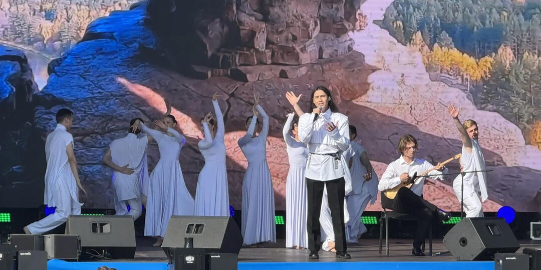 На празднике «Александрия собирает друзей» в Беларуси начался концерт «Союзные звезды в гостях в Александрии»