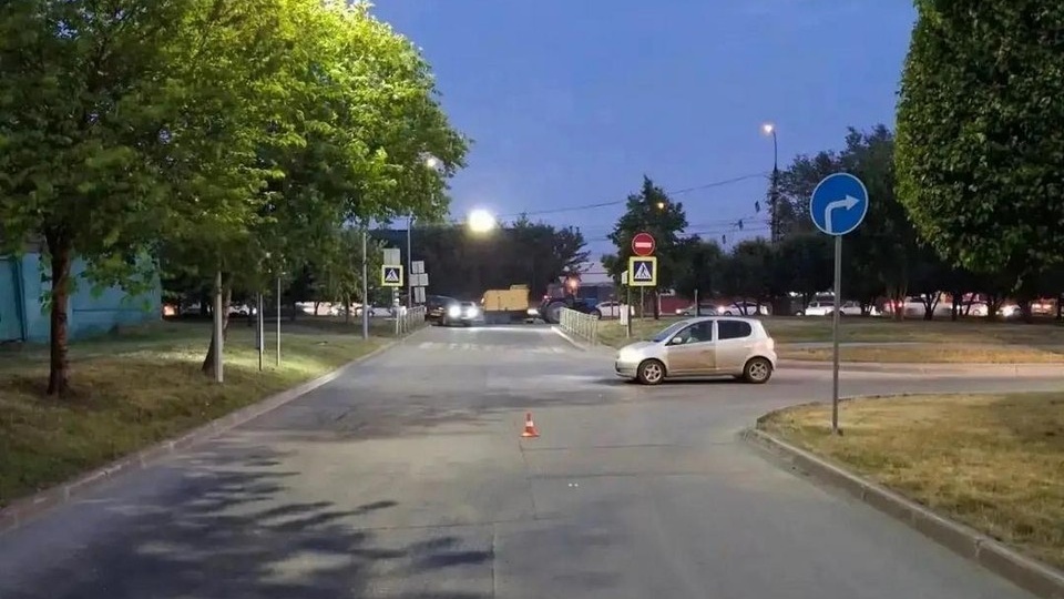 В Новосибирске водитель сбил 15-летнего велосипедиста на улице Ватутина