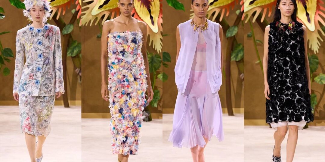 Кутюрный показ Chanel: гигантские бобовые стебли, курочка с золотым яйцом и списки дел в подкладке
