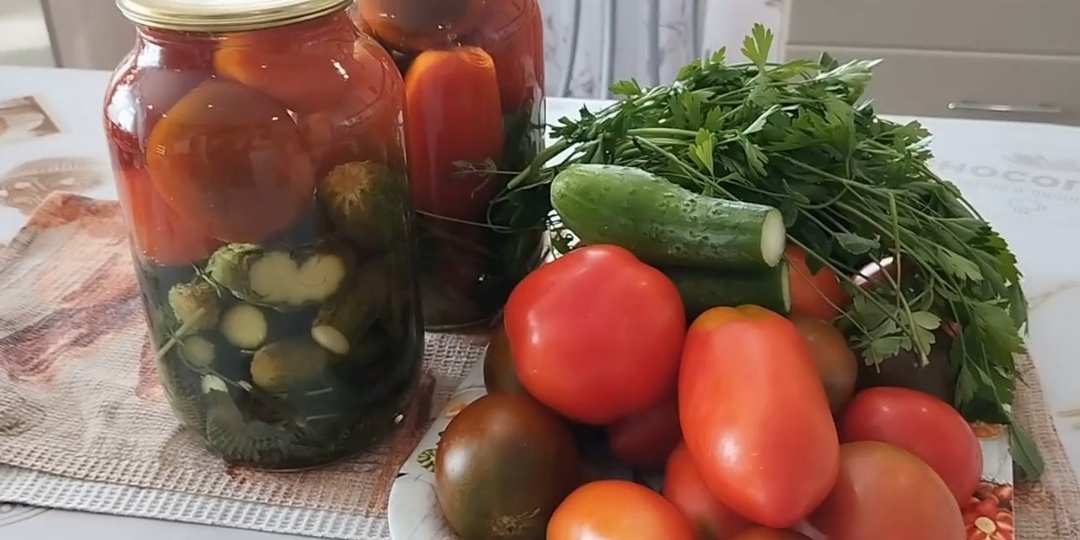 АССОРТИ ИЗ ПОМИДОРОВ И ОГУРЦОВ Беспроигрышный вариант