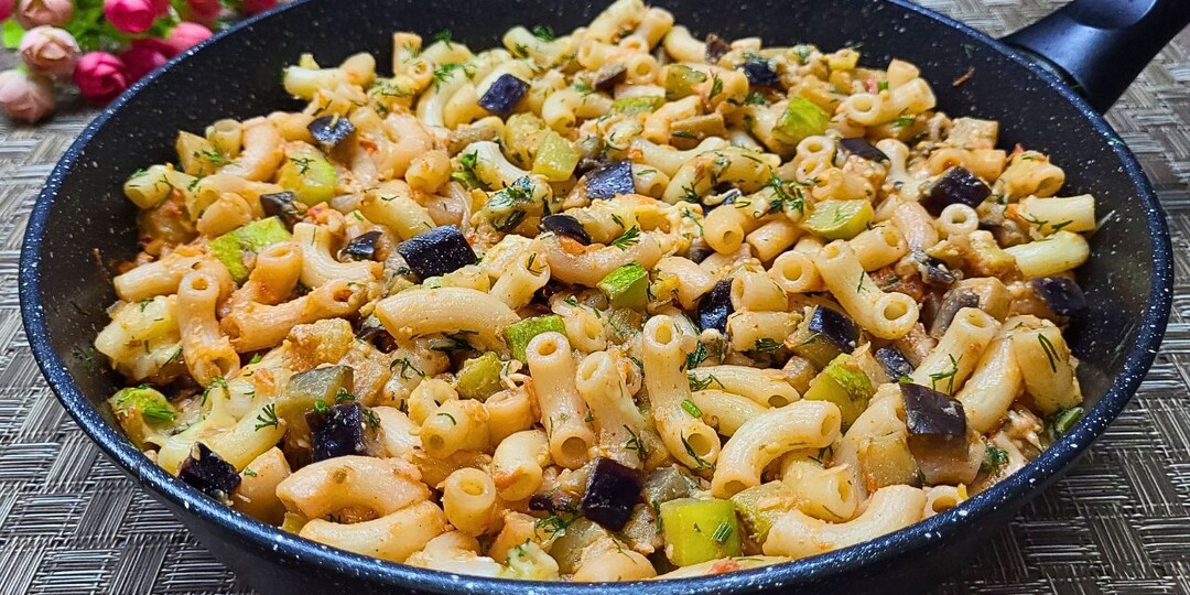 Летом макароны готовлю только так! И мяса не надо! Нравится всем! Быстро, вкусно и сытно!
