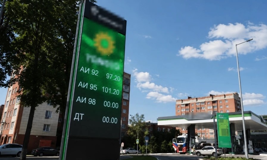 «Закупайтесь! На всех бензина не хватит!»