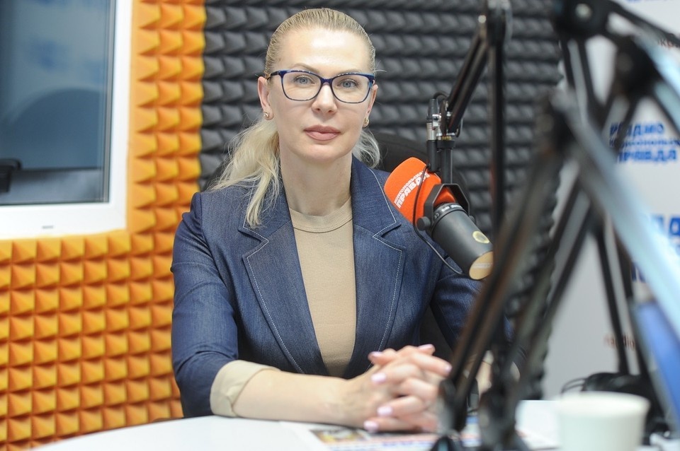    Директор департамента потребительского рынка Ростовской области Ирина Вячеславовна Гелас в студии "КП-Ростов-на-Дону". Дмитрий КУТЕПОВ