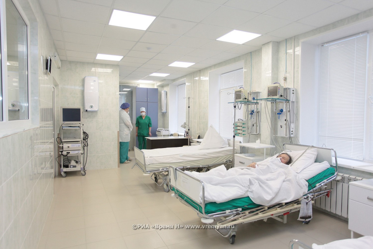    Раненный 42-летней нижегородкой полицейский умер в больнице