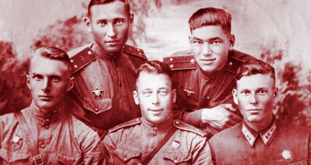 Почему ас и Герой СССР, сбивший за один день 7 немецких самолетов, стал главарём банды