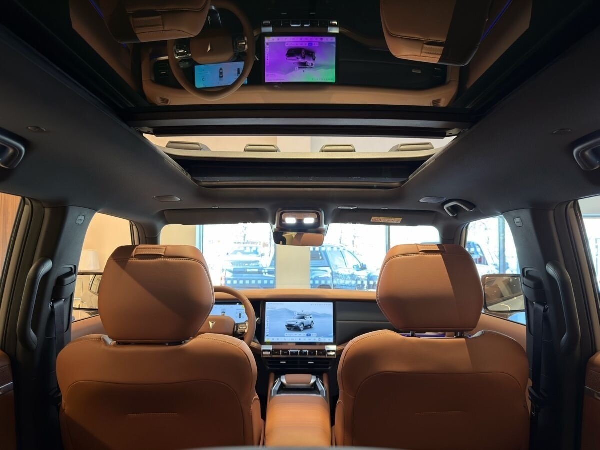 передняя часть автомобиля