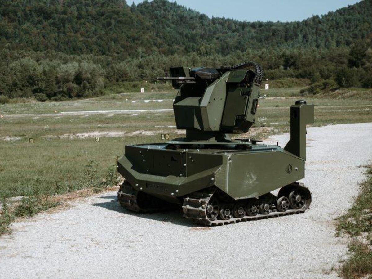    Наземный гусеничный дрон Combat Gereon | © Фото : ARX Robotics