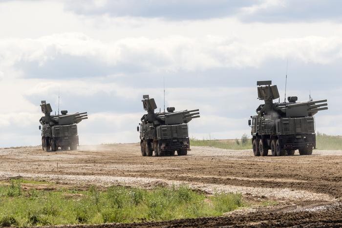 ЗРПК «Панцирь-С» на вооружении ВС РФ. Обложка © Shutterstock / FOTODOM / Degtyaryov Andrey