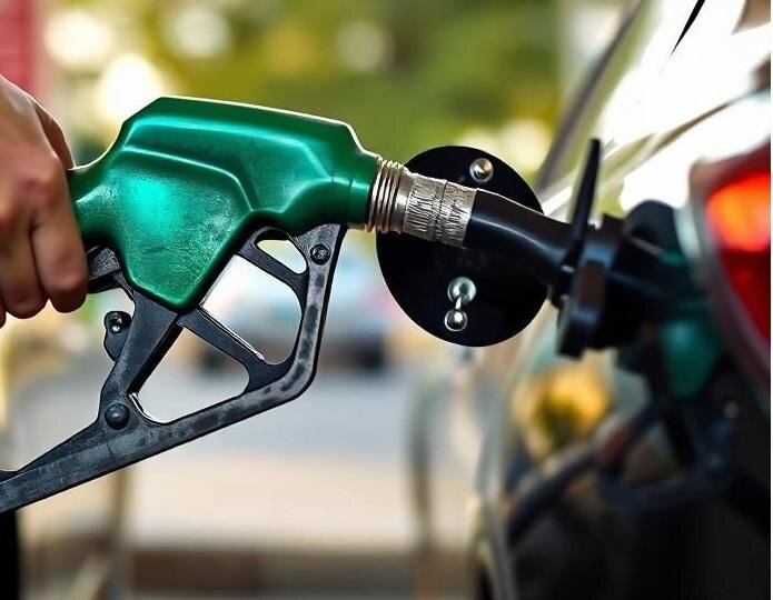 В «Газпромнефти» и «Лукойле» прокомментировали жалобы водителей на качество бензина