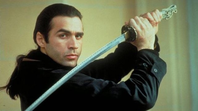 «Горец»: почему сериал о бессмертном шотландце стал одним из главных хитов 1990-х