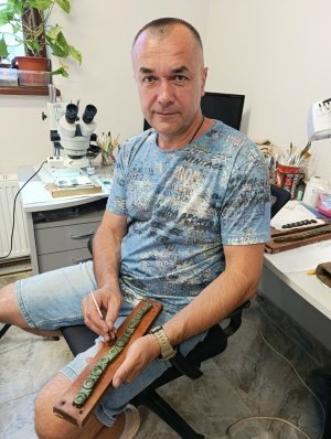    О своих экспериментах с иглами дикообраза Виталий Шмелев рассказал на профильной конференции в Казани. / Фото: Государственный музей-заповедник "Куликово поле"