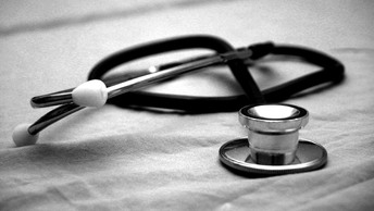В июле действуют новые особенности записи к врачу в поликлинике