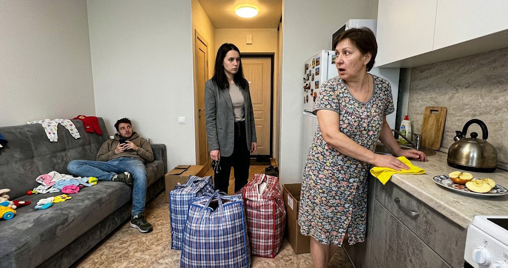 — Мы прописали сюда брата с детьми, — заявила мать, не зная статус моей недвижимости