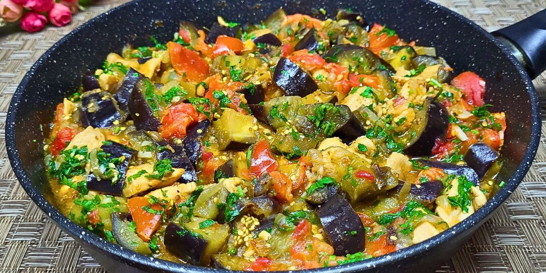 Такие баклажаны готовлю все лето! 30 минут и готово! До чего же вкусно! Просто и очень вкусный рецепт.