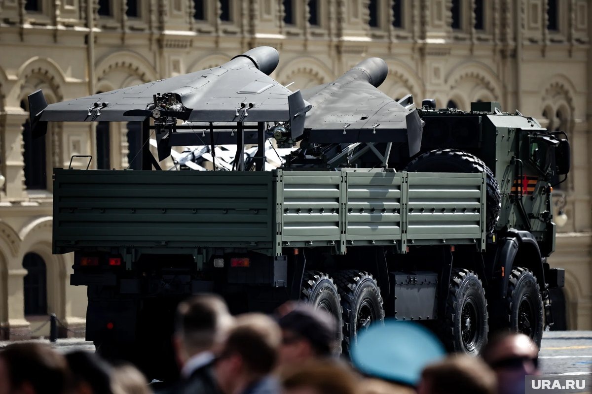     Минобороны показало удары беспилотниками «Герань-4 сикер» по сухогрузам на Украине