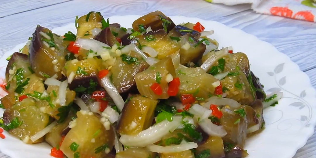 Не удивляйтесь, но все так и сказали "обалденно". Очень вкусно, не раз приготовите. 15 минут и закуска на столе.