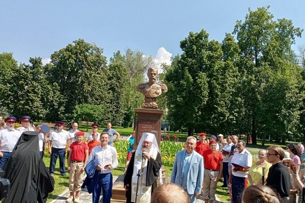 Бюсты Николая II по всей России — символ возрождения или подготовка к краху