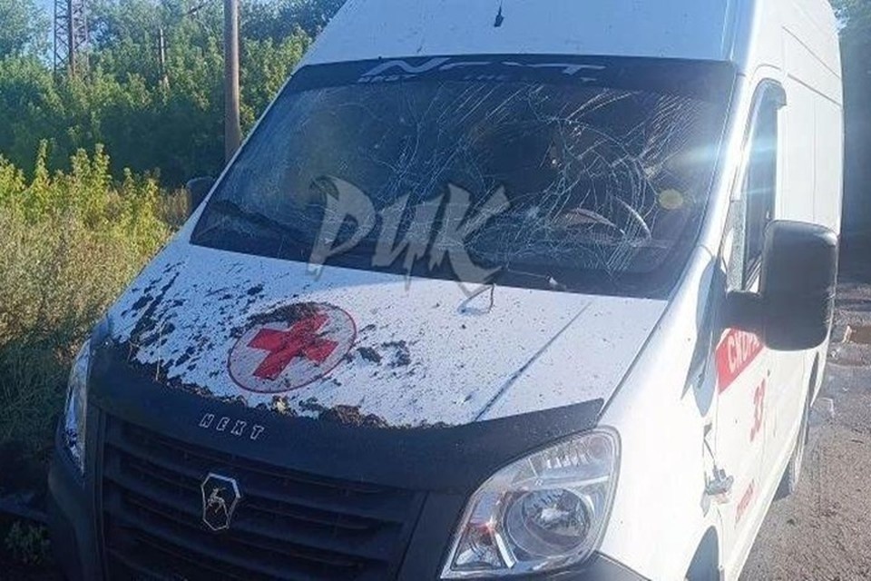    В результате атаки БПЛА ВСУ в Горловке ранены три сотрудника скорой помощи. Фото: ТГ/Приходько