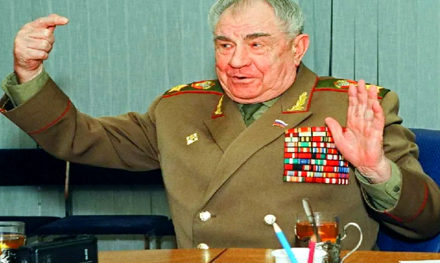 Почему последний маршал СССР запретил раскрывать свои слова о Ельцине с Горбачевым при своей жизни. Что было в его финальном интервью