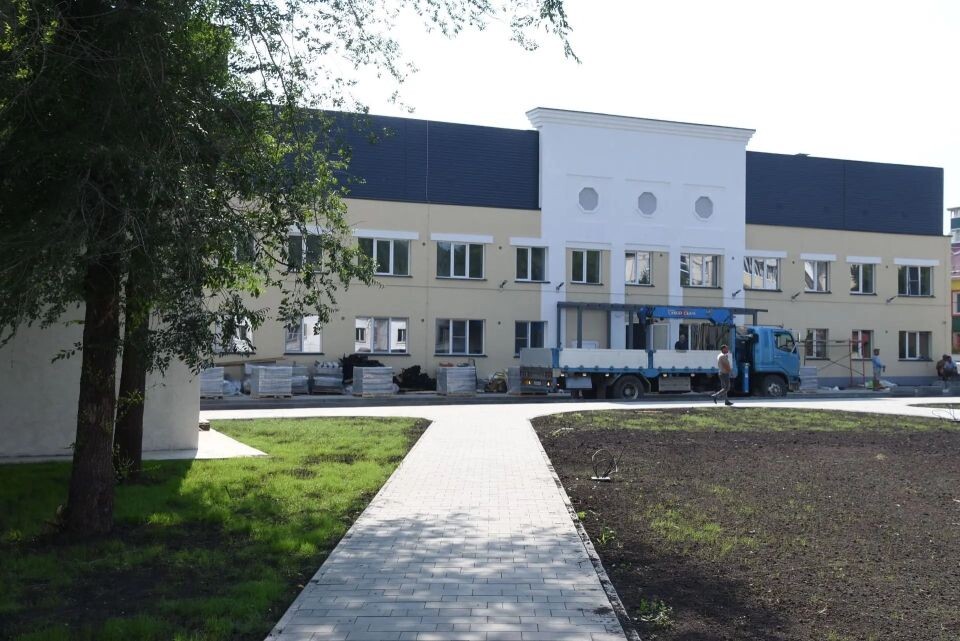    Проверка строительства, ремонта и благоустройства объектов в Горно-Алтайске. Источник: Канал мэра Горно-Алтайска Ольги Сафроновой в MAX