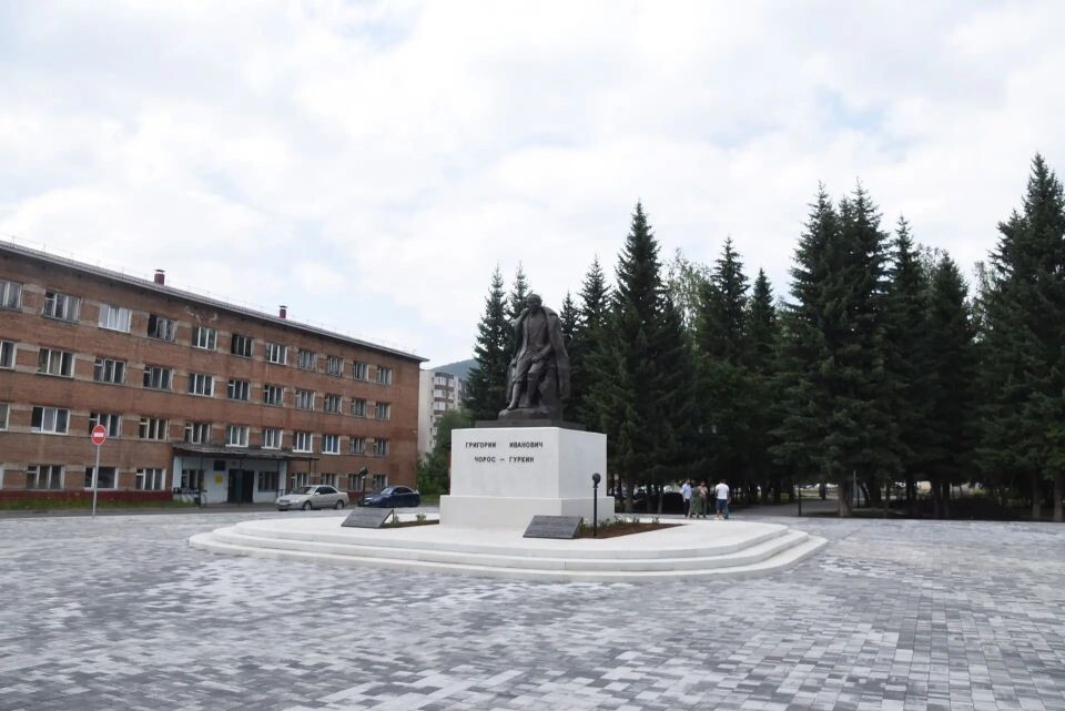   Проверка строительства, ремонта и благоустройства объектов в Горно-Алтайске. Источник: Канал мэра Горно-Алтайска Ольги Сафроновой в MAX
