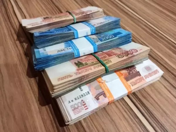 В среднем жители Ростова зарабатывают около 80 тысяч рублей в месяц