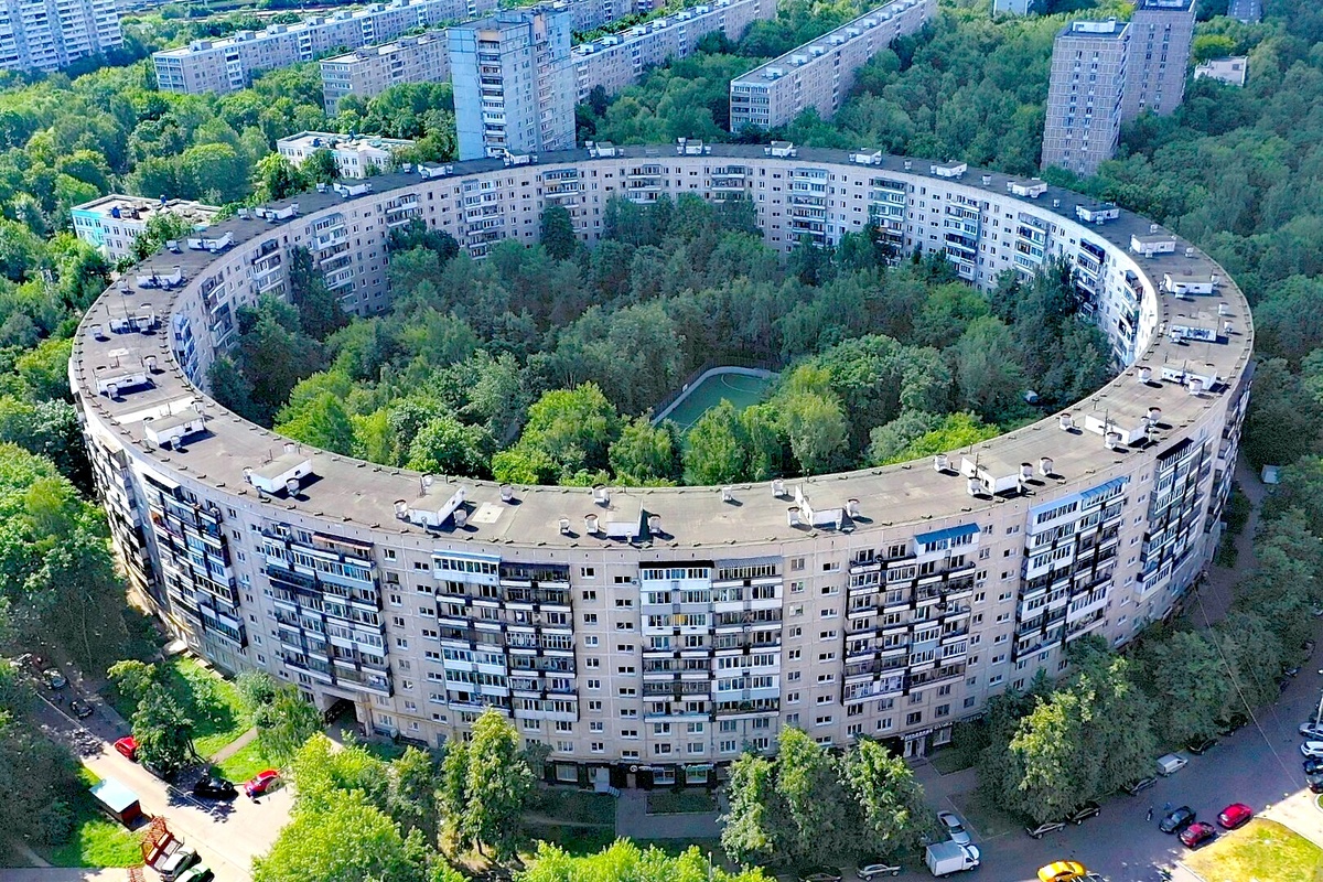 Вспоминаем столичные дома с самыми забавными неофициальными названиями. Фото: um.mos.ru